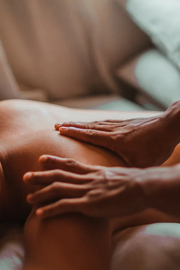 massage dos avec les mains